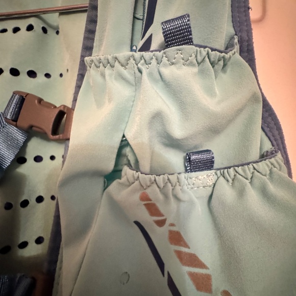 Nathan Women's VaporHowe 12L Hydration Pack Running Vest Teal 2 L Bladder XS - Picture 3 of 13